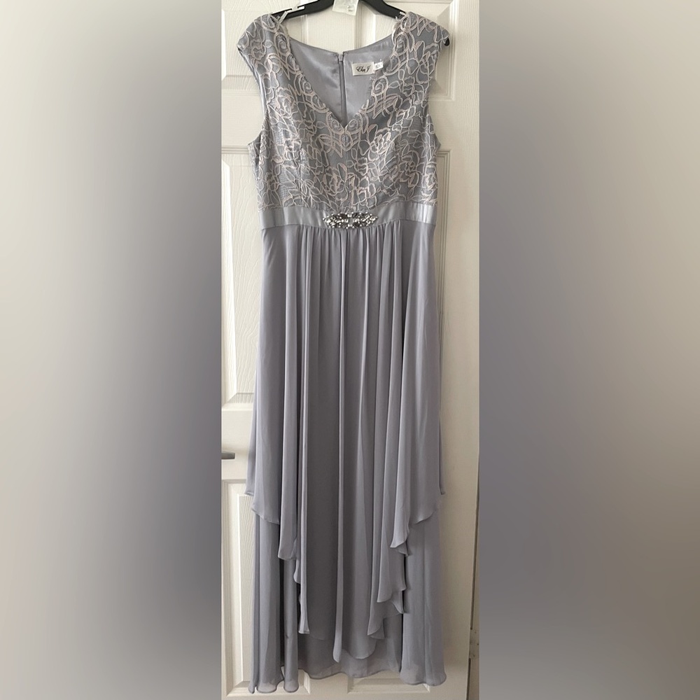 NWOT Eliza J Grey & Pink Lace Chiffon Gown